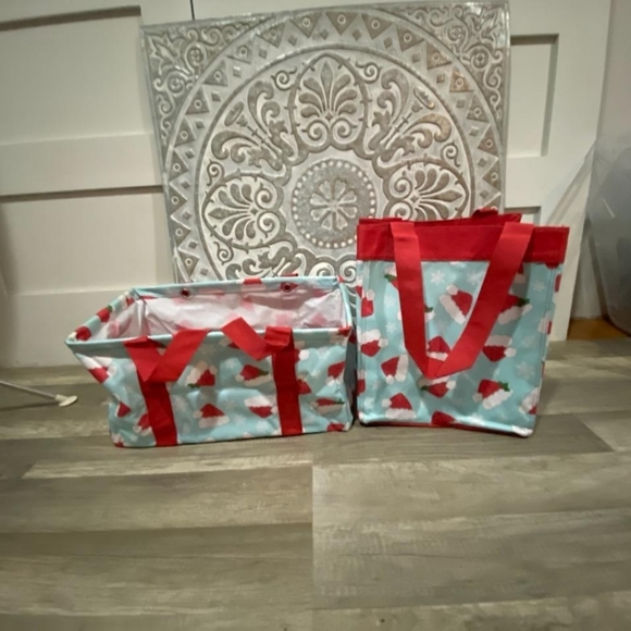 thirty-one Other - Bundle Of Thirty-one Totes (2) Hats off!!